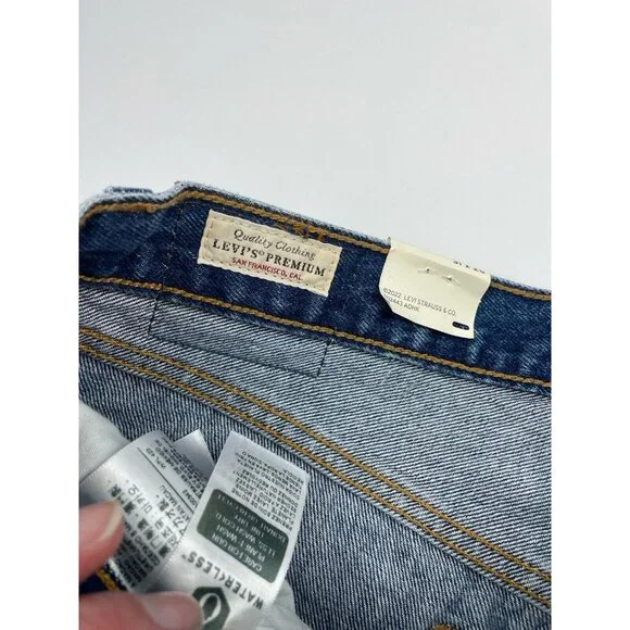 Levi's Premium 501 Original Cropped Women's Sz 31x26 Button Fly Distressed Jeans - Picture 13 of 16